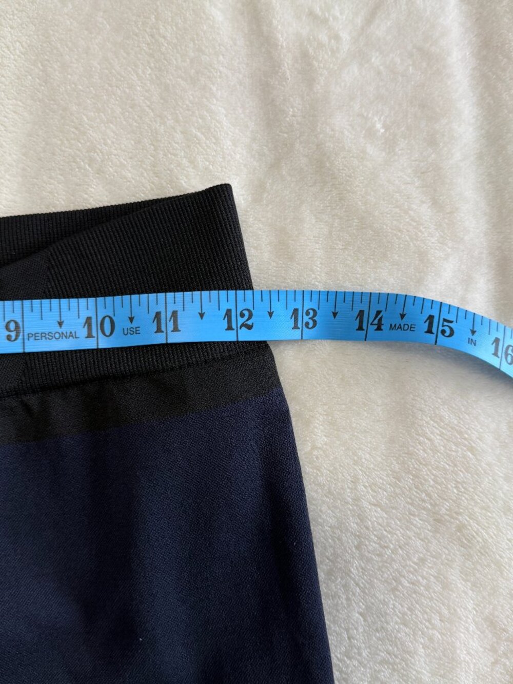 Fabletics Navy Blue & Black Colorblock Cropped Leggings Size Small - Picture 5 of 8